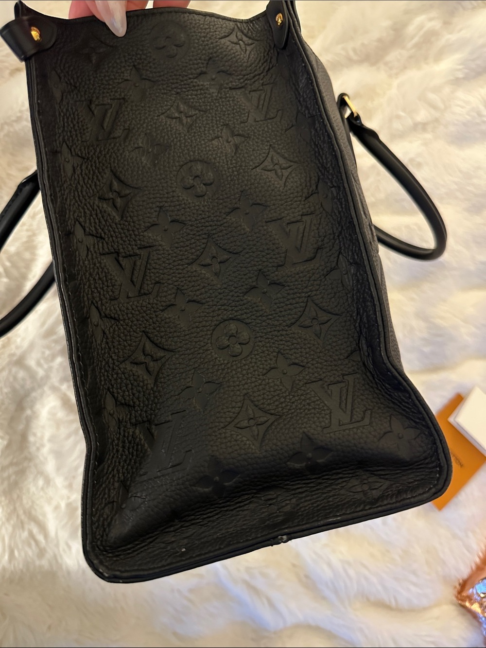 Black MEDIUM On the Go MM ✨STYLE✨Embossed leather bag black and gold - Picture 15 of 16